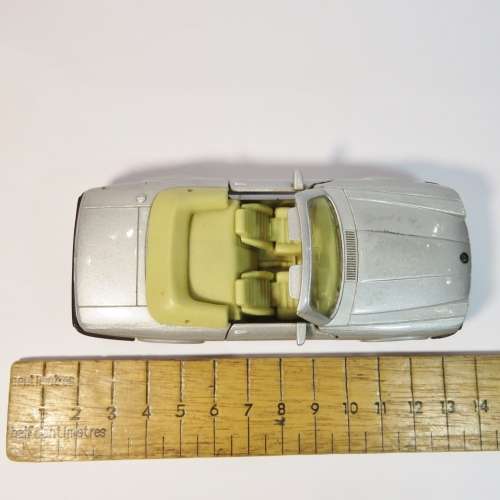 Maisto Jaguar XJS V12 model car - Pull back action - Scale 1/40