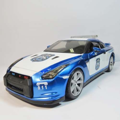 Maisto Nissan GT-R tactical response 911 police car - Scale 1/24