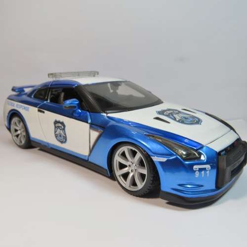Maisto Nissan GT-R tactical response 911 police car - Scale 1/24