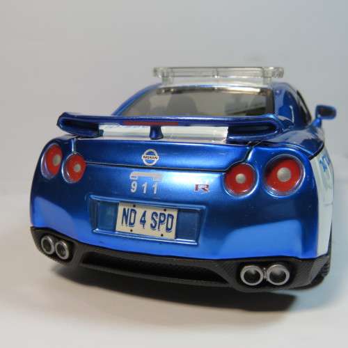 Maisto Nissan GT-R tactical response 911 police car - Scale 1/24