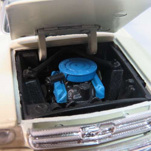 Motor Max 1964 Ford mustang convertible model car - Scale 1/24