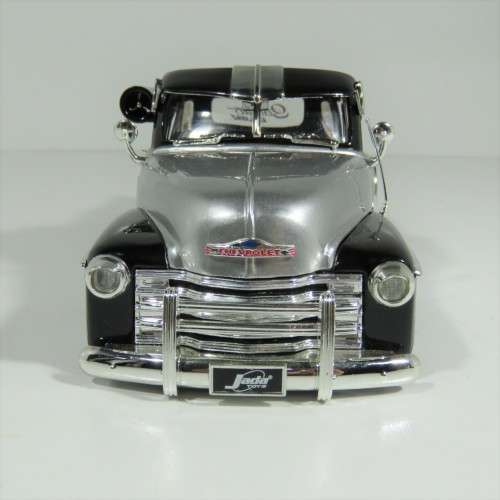 Jada Toys 1951 Chevrolet pickup model truck - Scale 1/24