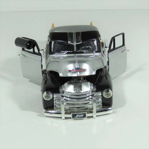 Jada Toys 1951 Chevrolet pickup model truck - Scale 1/24