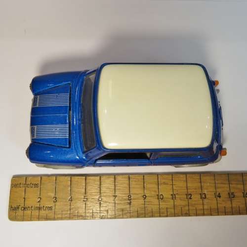 Vintage Mini Cooper die-cast model car - Pull back action