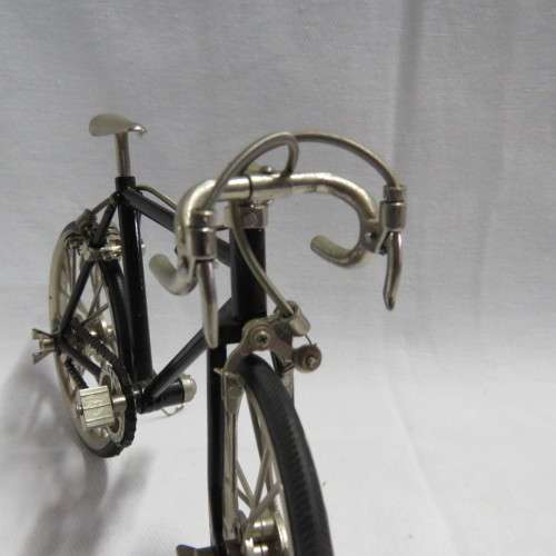 Die-cast road bicycle model