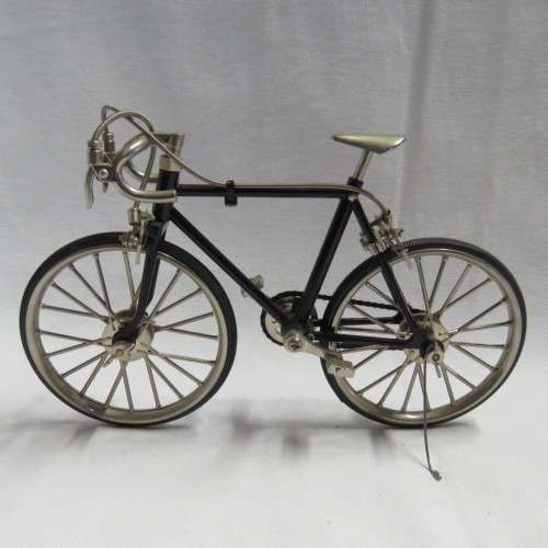 Die-cast road bicycle model