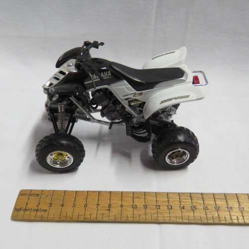 NewRay Yahama 660R Raptor model quad bike