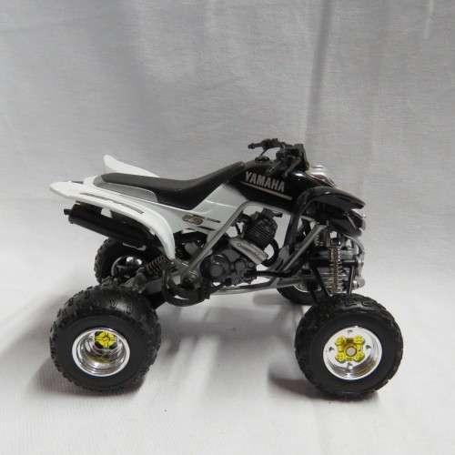 NewRay Yahama 660R Raptor model quad bike