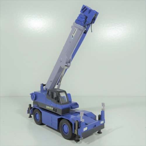 Tadano Crevo 300 die-cast mobile crane construction model - Scale 1/45