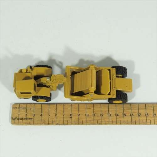 Norscot Caterpillar 613C wheel tractor scraper die-cast construction model - Scale 1/50
