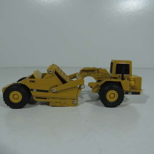 Norscot Caterpillar 613C wheel tractor scraper die-cast construction model - Scale 1/50