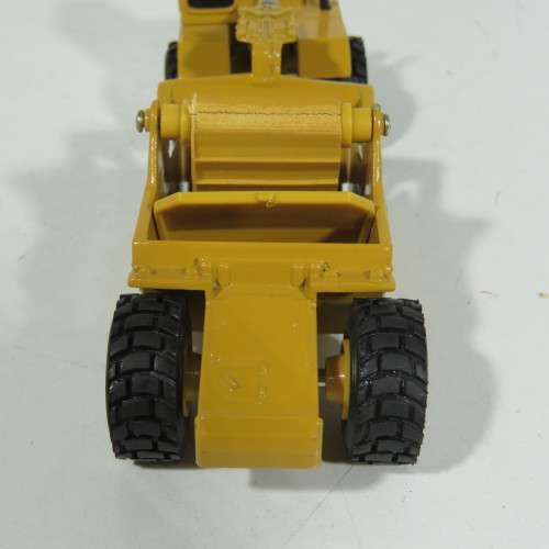 Norscot Caterpillar 613C wheel tractor scraper die-cast construction model - Scale 1/50