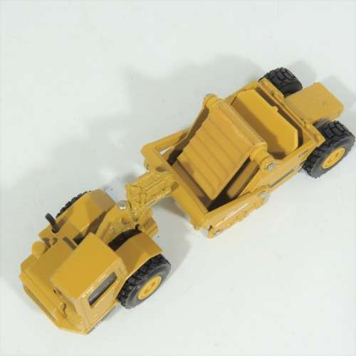 Norscot Caterpillar 613C wheel tractor scraper die-cast construction model - Scale 1/50