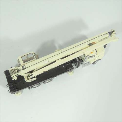 TWH Manitowac National crane 1500 boom truck die-cast model - Scale 1/50 - Mirrors missing