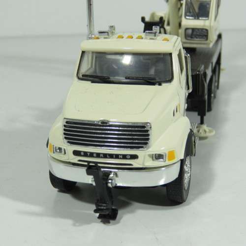 TWH Manitowac National crane 1500 boom truck die-cast model - Scale 1/50 - Mirrors missing