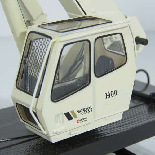 TWH Manitowac National crane 1500 boom truck die-cast model - Scale 1/50 - Mirrors missing