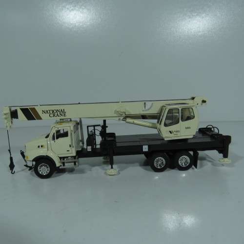 TWH Manitowac National crane 1500 boom truck die-cast model - Scale 1/50 - Mirrors missing