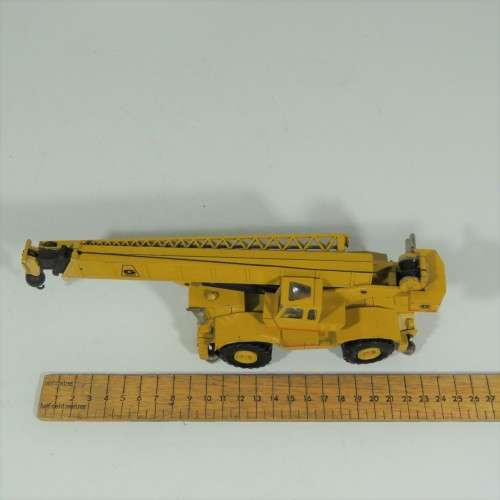 NZG #149 Grove RT755 mobile crane die-cast construction model - Scale 1/55 - Cab melted