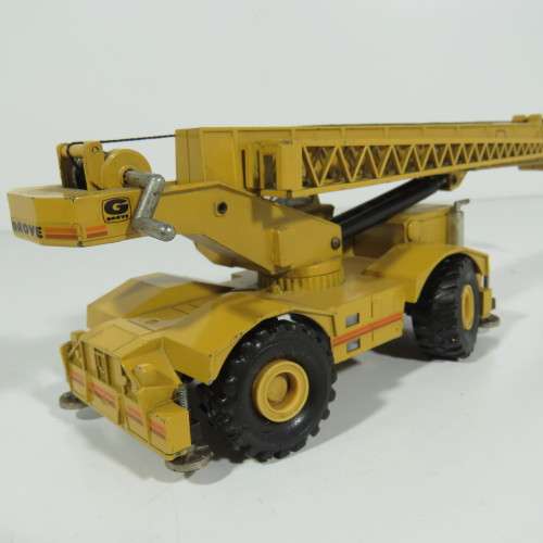 NZG #149 Grove RT755 mobile crane die-cast construction model - Scale 1/55 - Cab melted