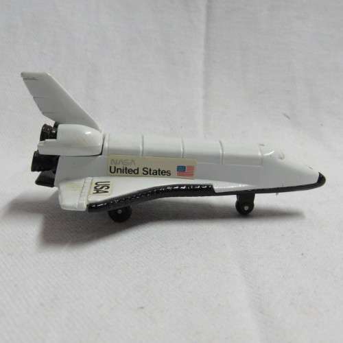 Matchbox Skybusters SB-3 space shuttle die-cast model