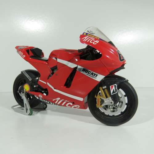 Maisto NSR250 model motorcycle  scale 1/18