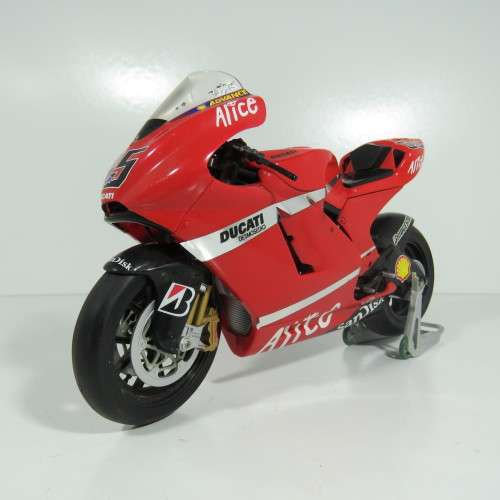 Maisto NSR250 model motorcycle  scale 1/18