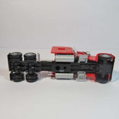 Norscot Peterbilt truck with lowboy trailer - Plastic model - Scale 1/87