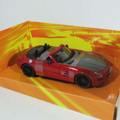Maisto Exotics Mercedes-Benz SLS AMG Roadster model car in box  scale 1/24