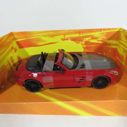 Maisto Exotics Mercedes-Benz SLS AMG Roadster model car in box  scale 1/24
