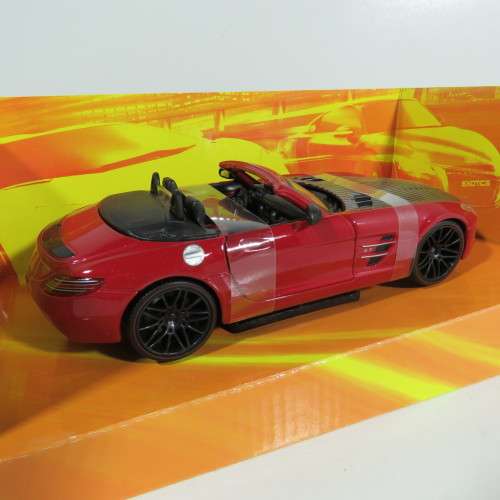 Maisto Exotics Mercedes-Benz SLS AMG Roadster model car in box  scale 1/24