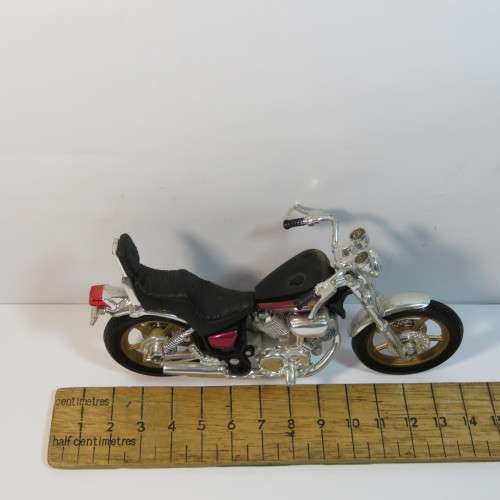 Maisto Yamaha XV1000 Virago model motorcycle - Scale 1/18