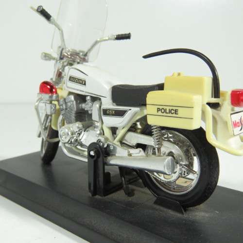 Maisto Suzuki GSX 750 model motorcycle - Scale 1/18 - Police version