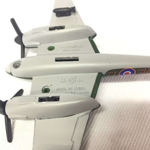 Maisto De Havilland Mosquito die-cast model plane - no wheels