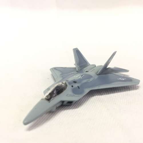 Maisto TF-22 Lightning II die-cast plane - no wheels
