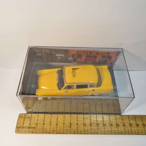 James Bond 007 - Checker Marathon taxi model car - Live and let die