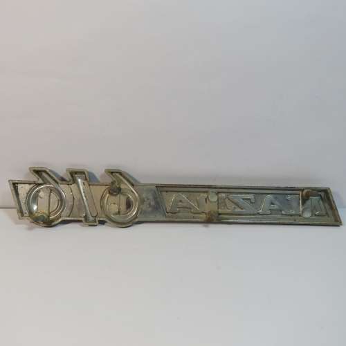 Mazda 616 Capella car badge