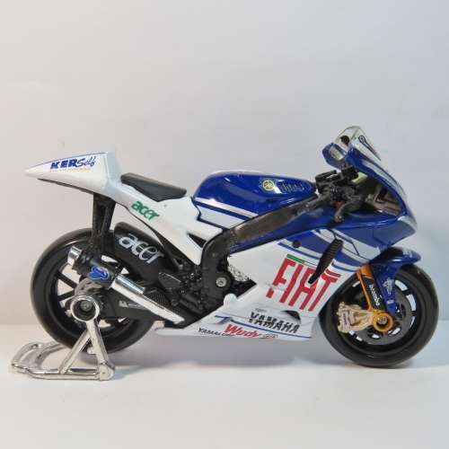 Maisto Yamaha Moto GP #48 Jorge Lorenze model motorcycle - Scale 1/18