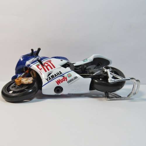 Maisto Yamaha Moto GP #48 Jorge Lorenze model motorcycle - Scale 1/18