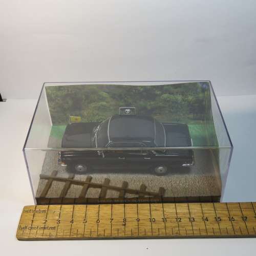 James Bond 007 - Volga M-24 model car - Octopussy