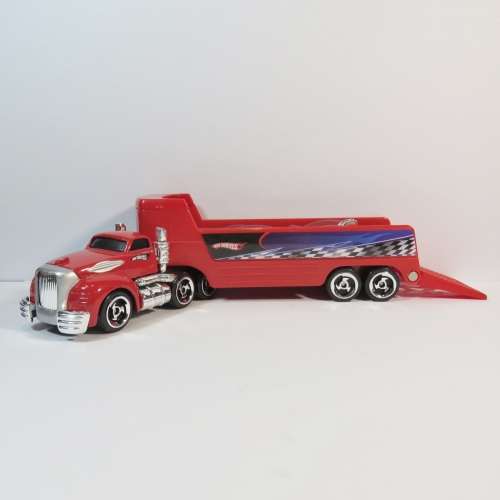 Hot Wheels M8750 truckin transporters truck with Ground FX car