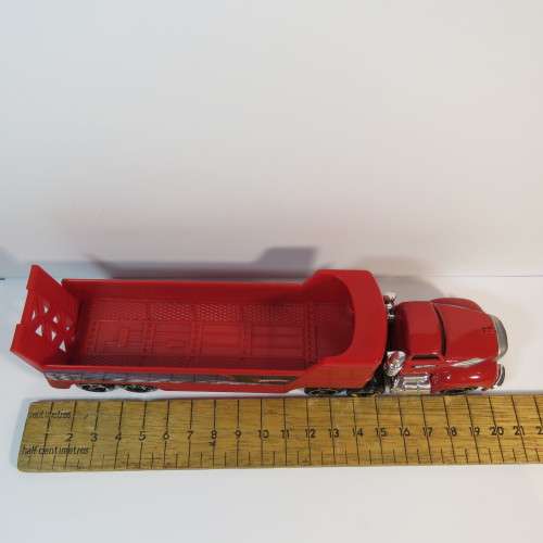 Hot Wheels M8750 truckin transporters truck with Ground FX car
