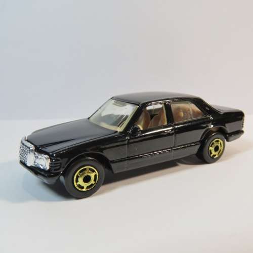 1981 Mattel Hot Wheels Mercedes-Benz 380 SEL model car