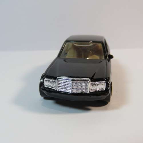 1981 Mattel Hot Wheels Mercedes-Benz 380 SEL model car