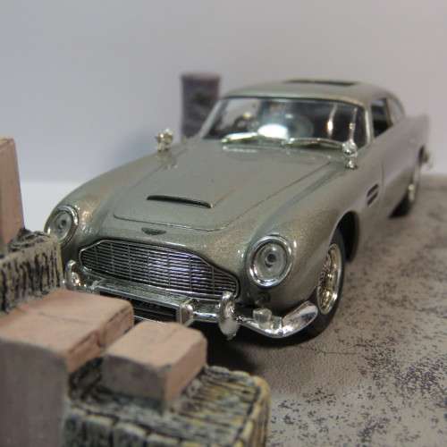 James Bond 007 - Aston Martin DB5 model car - Goldfinger