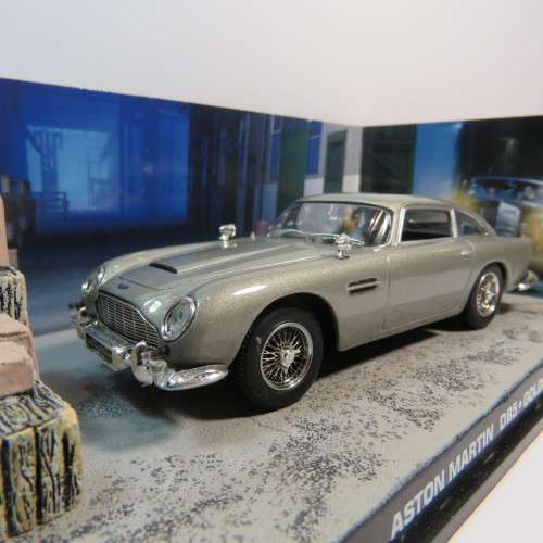 James Bond 007 - Aston Martin DB5 model car - Goldfinger