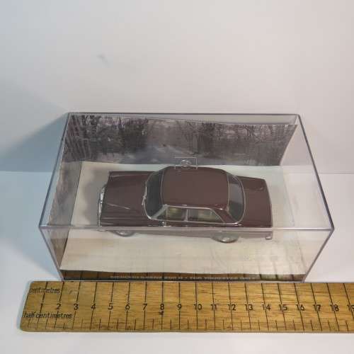 James Bond 007 - Mercedes Benz 200 D model car - For your eyes only