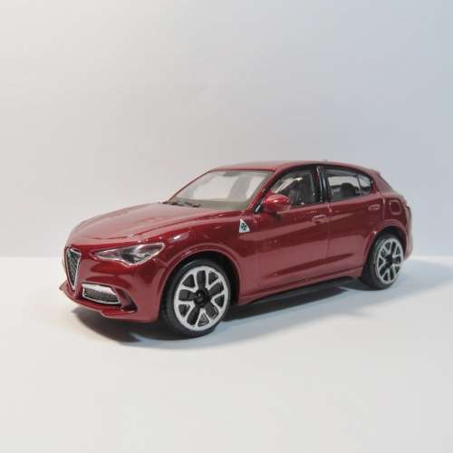 Bburago Alfa Romeo Stelvio model cae - Scale 1/43