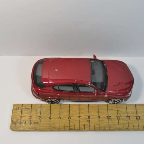 Bburago Alfa Romeo Stelvio model cae - Scale 1/43