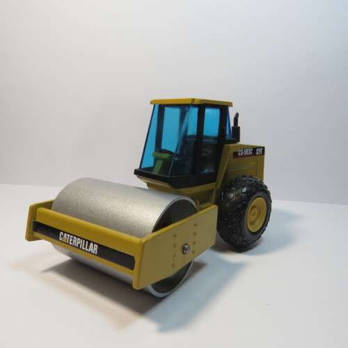 NZG Modelle 1995 #401/2 caterpillar CS-583C vibratory roller construction model - Scale 1/50