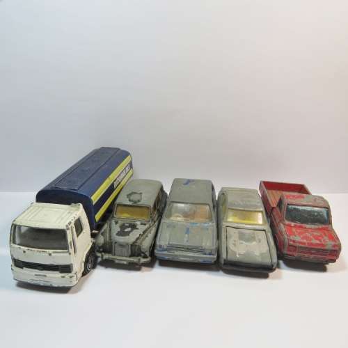 Lot of 5 vintage Corgi toy cars - Well used
